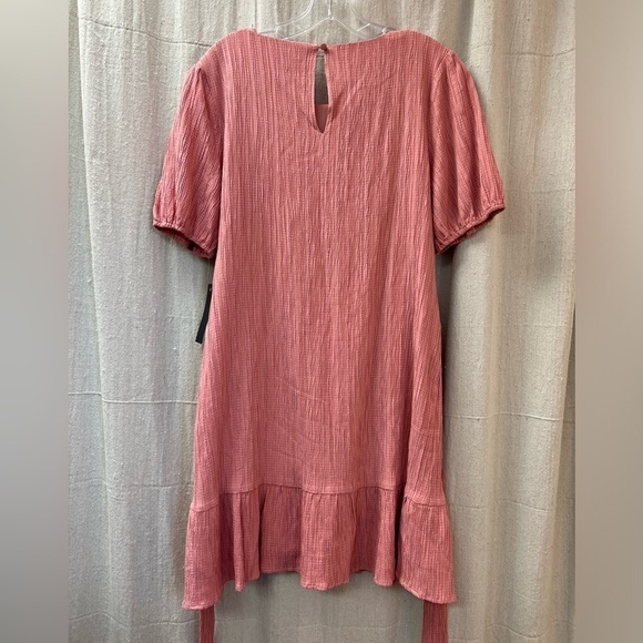 City Studio/ NWT/  Woman’s Juniors Crinkled Short Sleeves Fit & Flare Dress/ XL - Picture 5 of 15